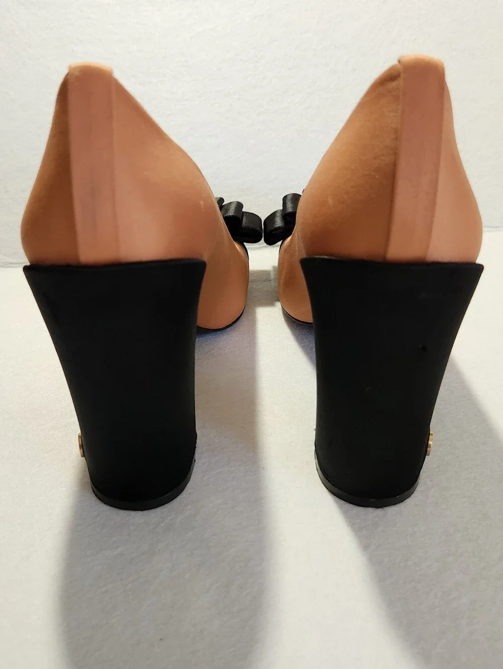 Tory Burch Beige Block-Heel Pumps with Black Bow Size 9